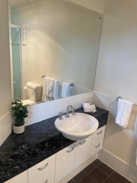 Rnr Sturt Holiday Home أدليد المظهر الخارجي الصورة